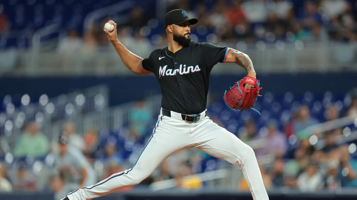 ¿Se va o se queda Sandy Alcántara? Otro invierno de especulación sobre el as de los Marlins