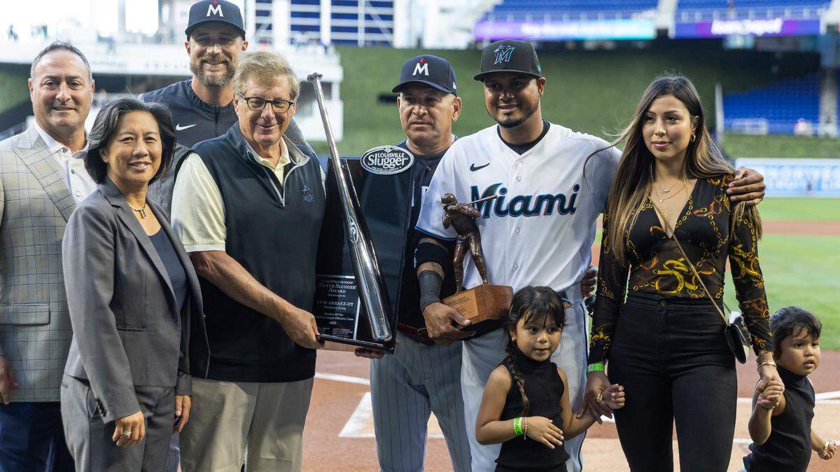 Aunque el botón de muestra es apenas una serie, Luis Arráez -que el martes recibió su trofeo de rey del bateo en el 2022- finalizó la primera serie contra los Mets de una manera soberbia y comenzó bien contra los Mellizos.