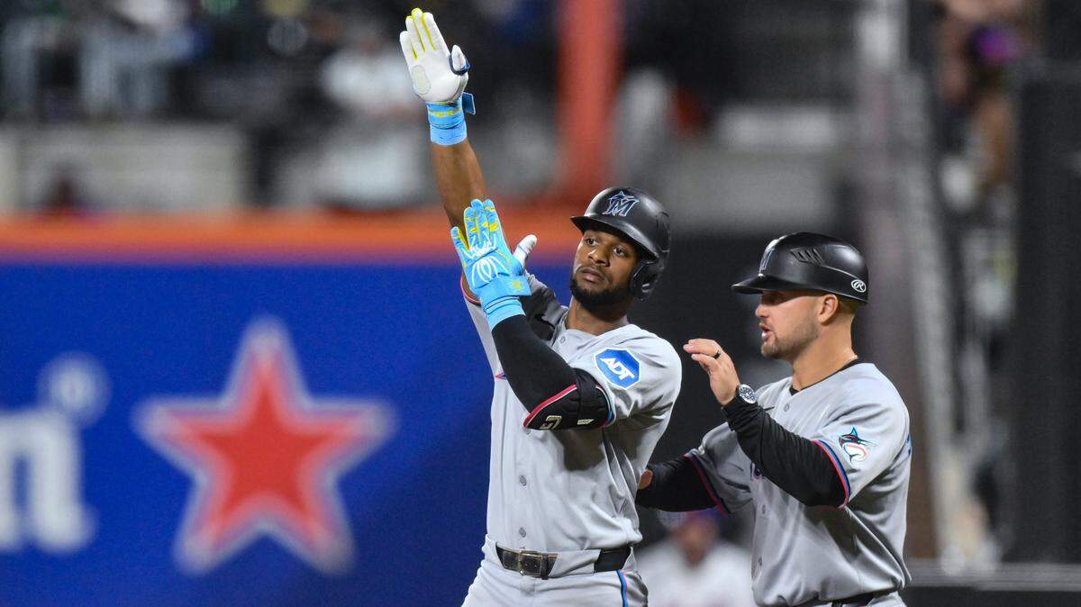 El torpedero de los Marlins Otto López reacciona tras pegar un sencillo remolcador en el tercer inning del partido ante los Mets, celebrado el 28 de agosto de 2025 en Nueva York.