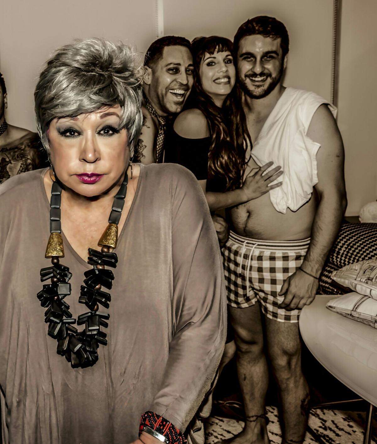 Elenco de “Pasarela sólo para hombres” (desde la izq.): Ana Lydia Méndez, César Mite, Rodrigo García Corbacho y Helena Montesino.