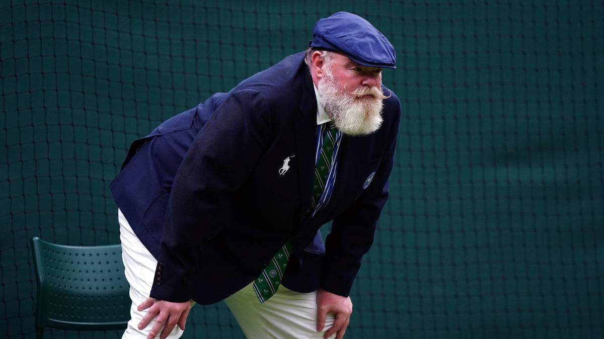 Foto de archivo. En las 18 pistas competitivas del All England Club se utilizará en 2025 el sistema automático de canto de líneas (ELC, por sus siglas en inglés), lo que supondrá la eliminación de unos 300 jueces de línea que operaban en el torneo.