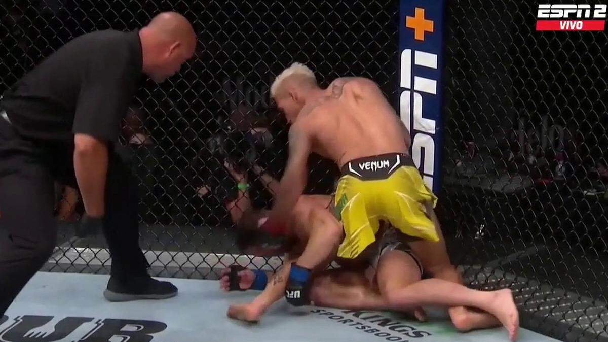 Charles Oliveira probó ser el León de los leones. Luego de más de una década en la UFC, de idas y venidas, triunfos y frustraciones, el brasileño se convirtió en campeón mundial de las 155 libras