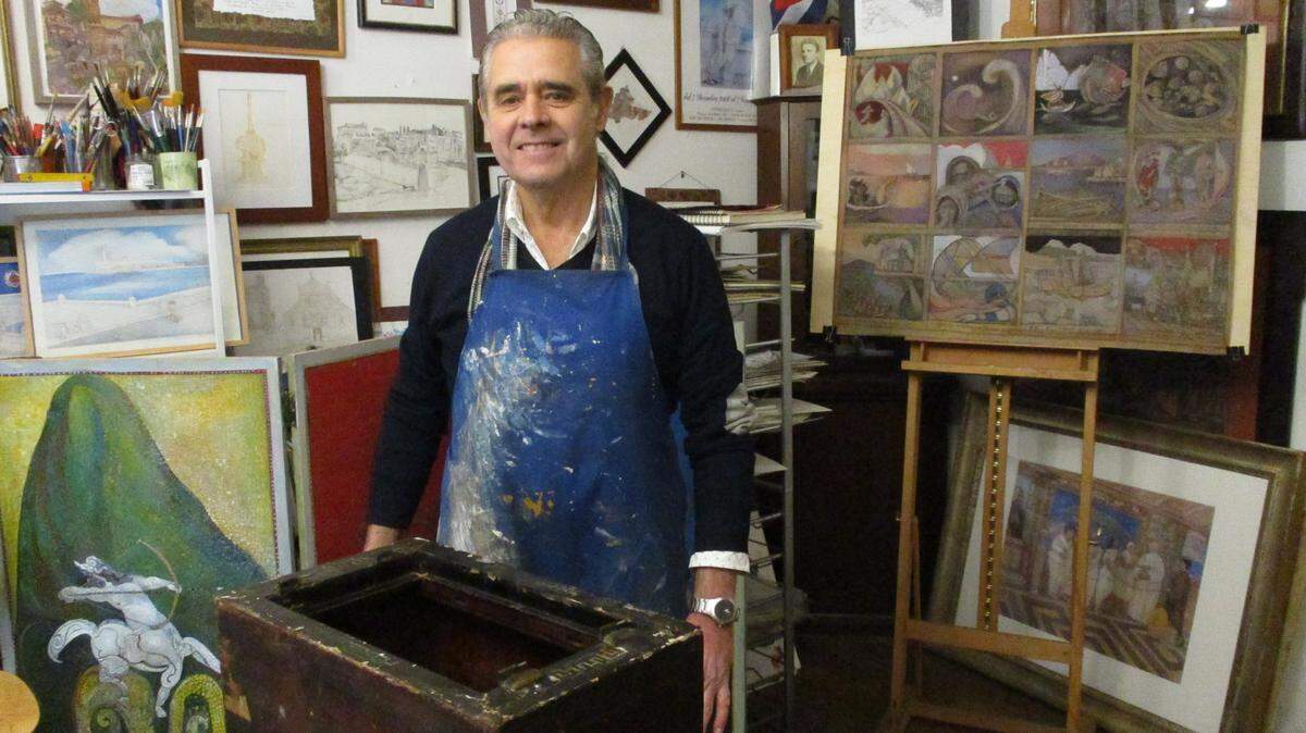 El artista cubano-americano José Grave de Peralta en su taller de Roma.