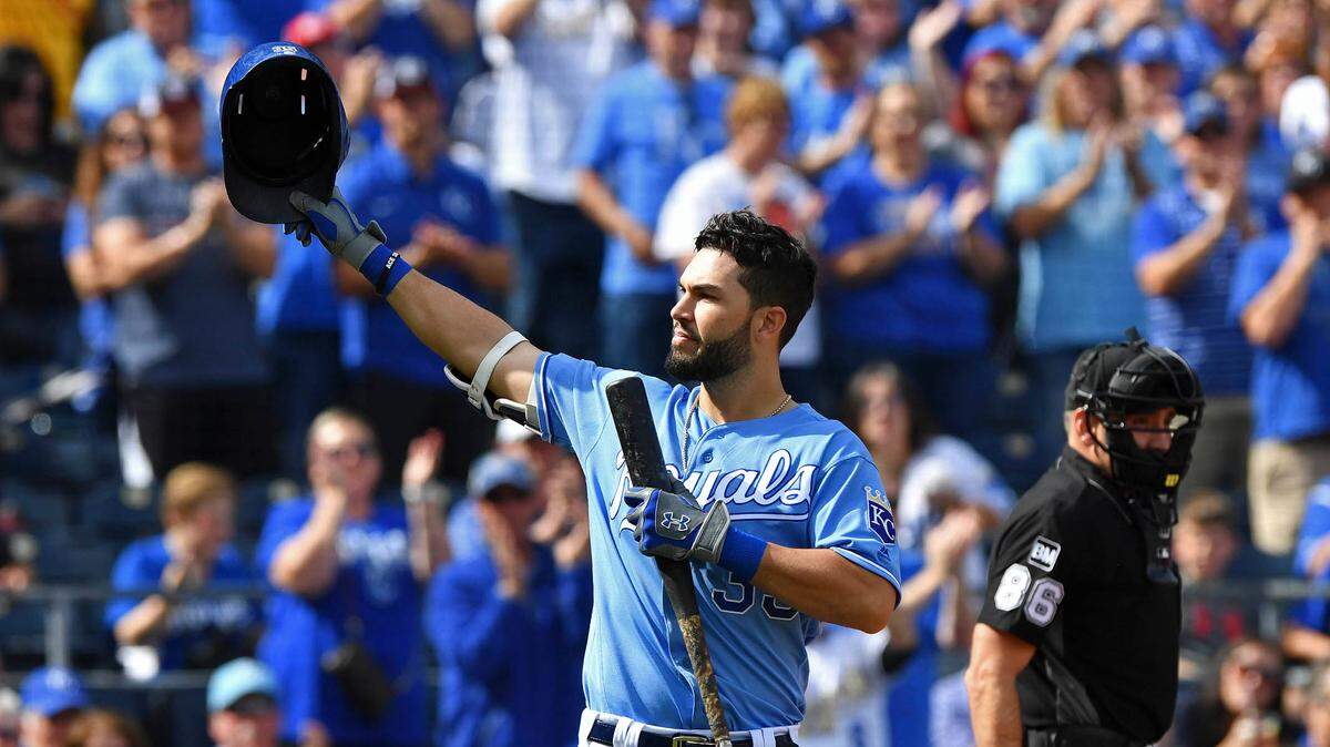 El pelotero cubanoamericano Eric Hosmer anunció el miércoles su retiro del béisbol tras una trayectoria de 13 años en la que ganó cuatro veces el Guante de Oro y fue uno de los pilares para que los Reales de Kansas City se consagrasen campeones de la Serie Mundial en 2015.