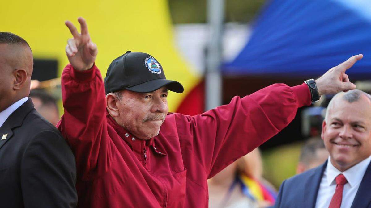 CARACAS, VENEZUELA - JANUARY 10: President of Nicaragua Daniel Ortega waves at Palacio Federal Legislativo on January 10, 2025 in Caracas, Venezuela. Nicolas Maduro takes oath as president of Venezuela for a third consecutive term amidst tension in the country and a day after the opposition leader Maria Corina Machado was intercepted by governmental forces after taking part in an anti-government rally. Maduro claims to have won the election while the opposition leader Edmundo Gonzalez affirms he has won and, consequently, he is the legitimate president of Venezuela. (Photo by Jesus Vargas/Getty Images)
