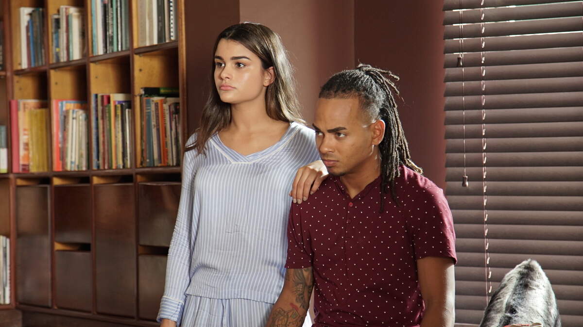 Clarissa Molina estrena su primer protagónico en el cine, ‘Qué León’, junto a Ozuna.