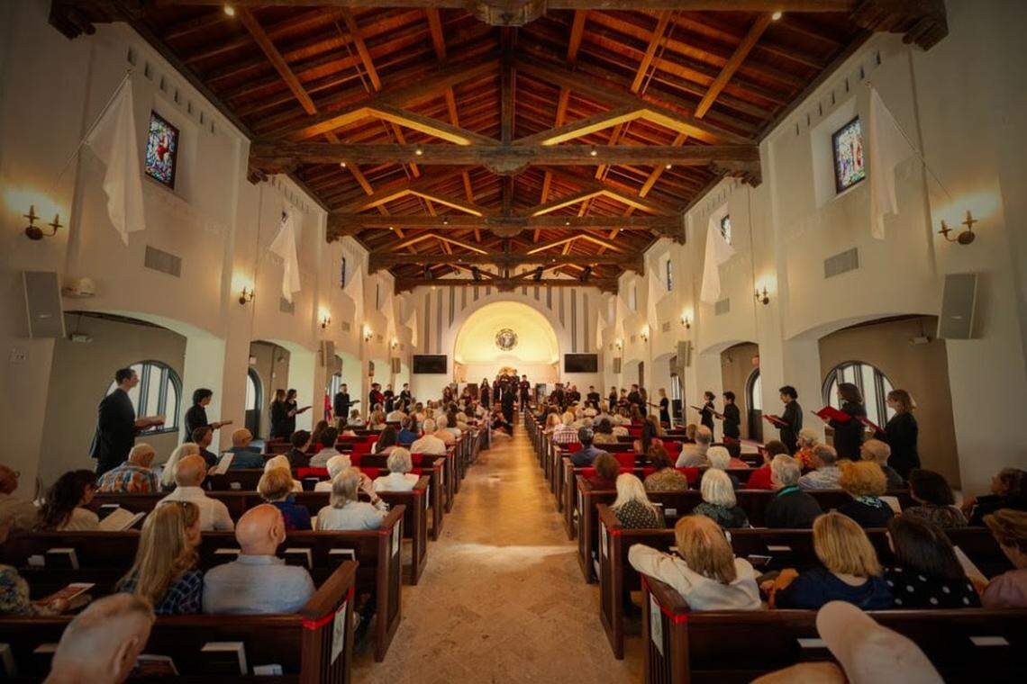 En Miami Beach Community Church, un espacio tan resonante como la memoria misma, fue la despedida de Patrick Dupré Quigley antes de partir hacia Opera Lafayette en Washington, DC. 