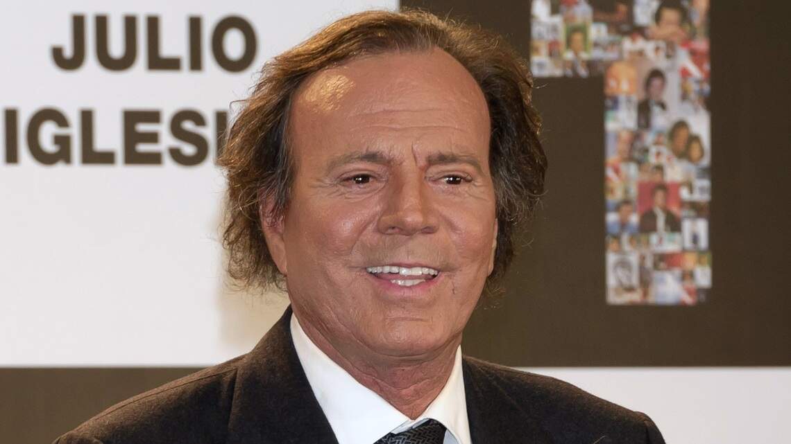 Fiscalía dice ahora que tribunal español puede investigar querella contra Julio Iglesias