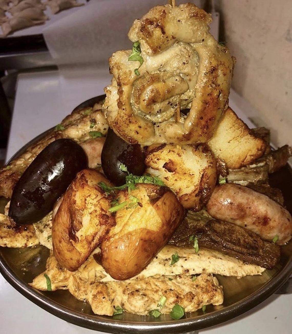 Disfrute de una parrillada chilena junto a familiares y amigos en este restaurante ubicado en Miami.