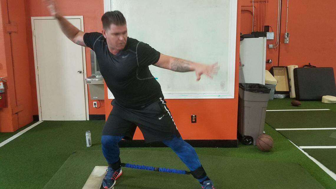 Jorge Hernández entrena en Boca Raton para intentar llegar a Grandes Ligas.