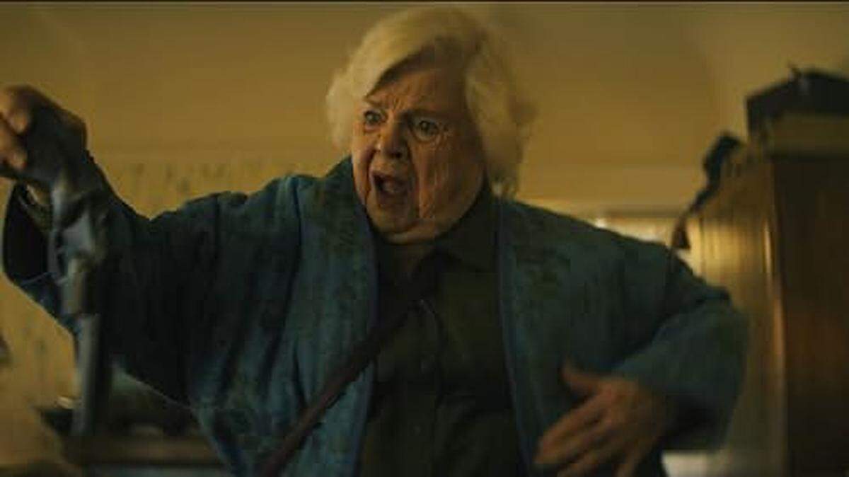 Coral Gables Art Cinema estrena ‘Thelma’ (2024) comedia de acción sigue a Thelma Post, una mujer de 93 años con mucho valor, que por teléfono es estafada por un hombre que se hace pasar por su nieto.
