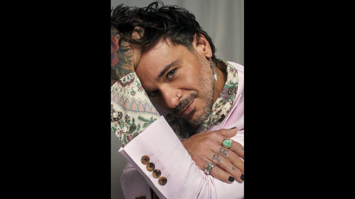 Pedro Capó participará en ‘Univisionarios’. El intérprete y autor del hit&nbsp; ‘Calma’ contabiliza casi dos mil millones y medio de vistas en Youtube.