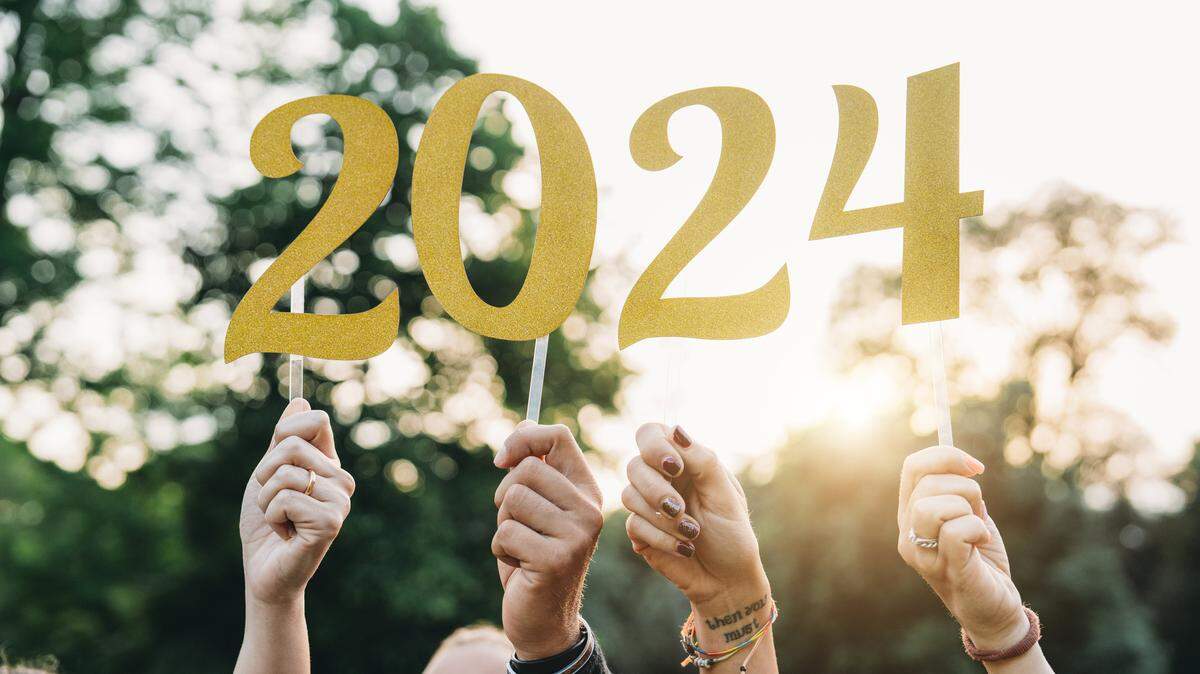 El año 2024 será un periodo de transformación colectiva, y aunque habrá caos y problemas, surgirá una era con más valores y conciencia social. 