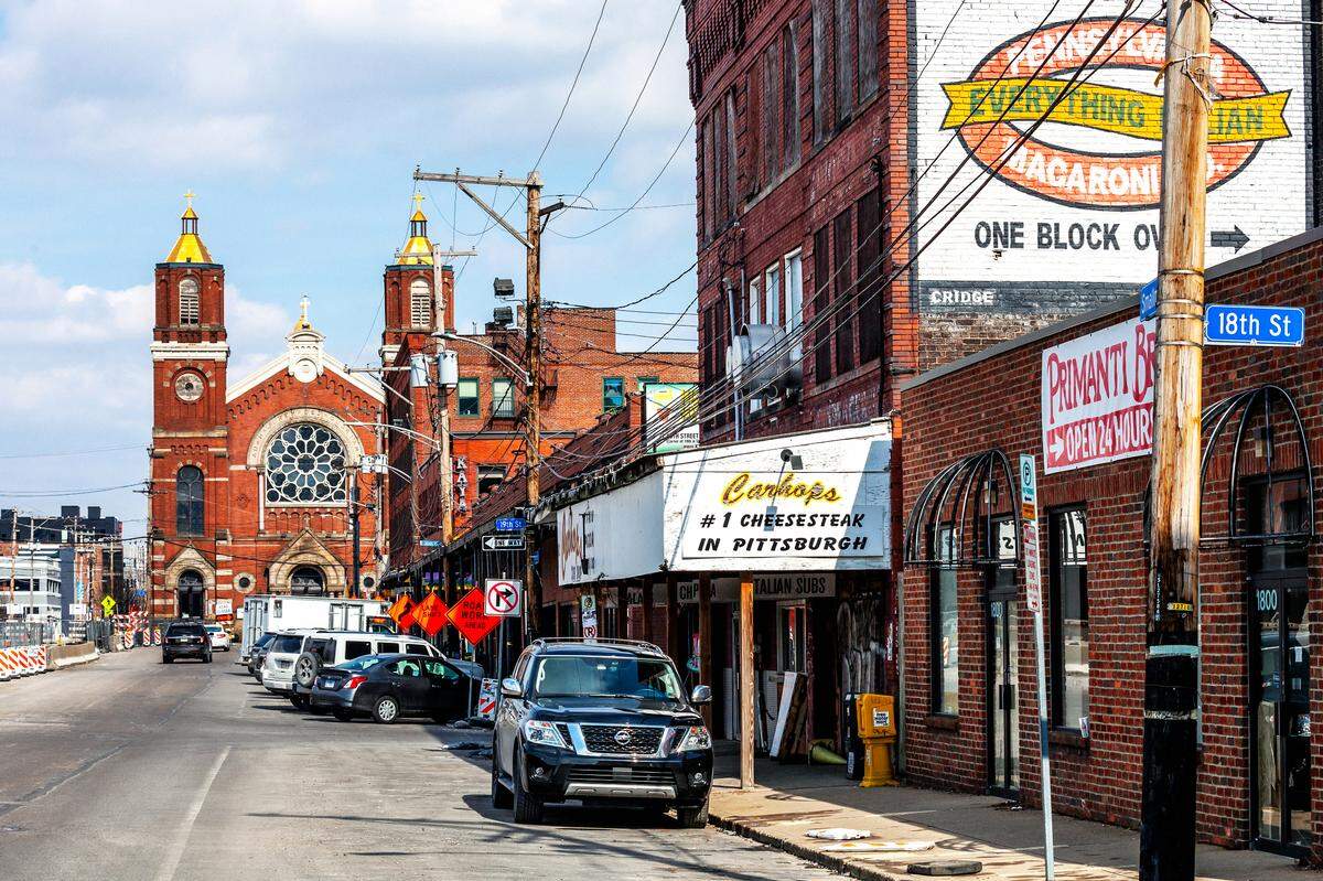 Calle famosa en la zona de Strip District, Pittsburgh.