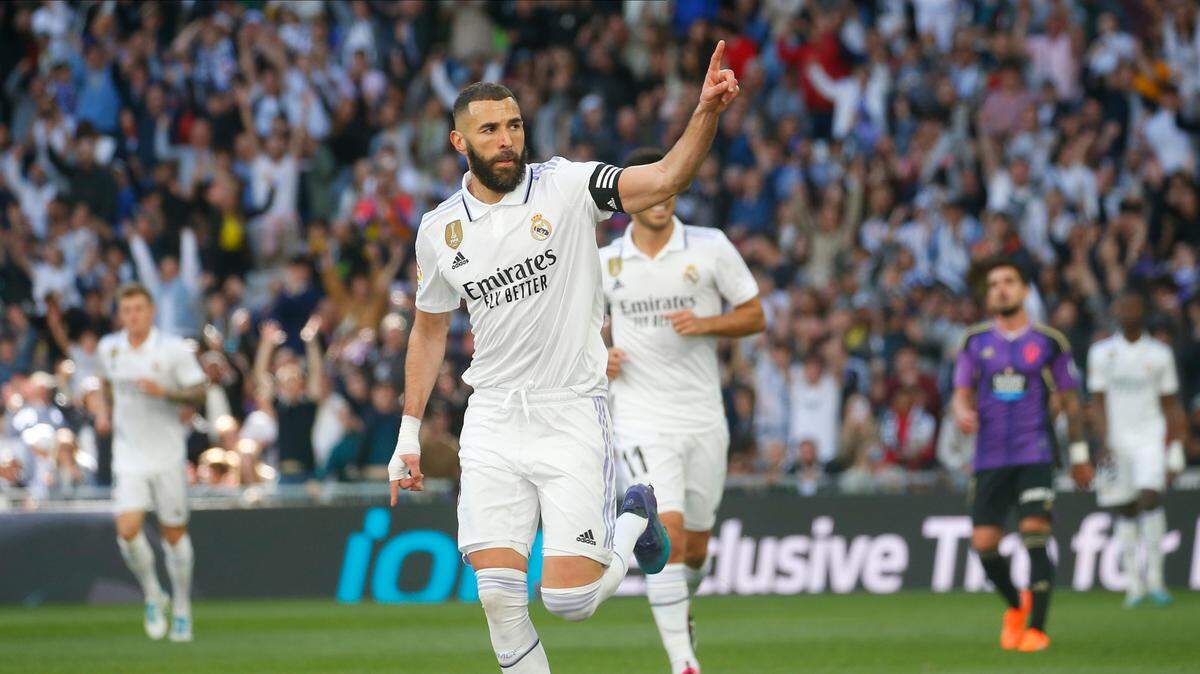 El estelar Karim Benzema se despachó el domingo con una tripleta en siete minutos antes del descanso en la goleada del Real Madrid 6-0 sobre el Valladolid en la Liga española.