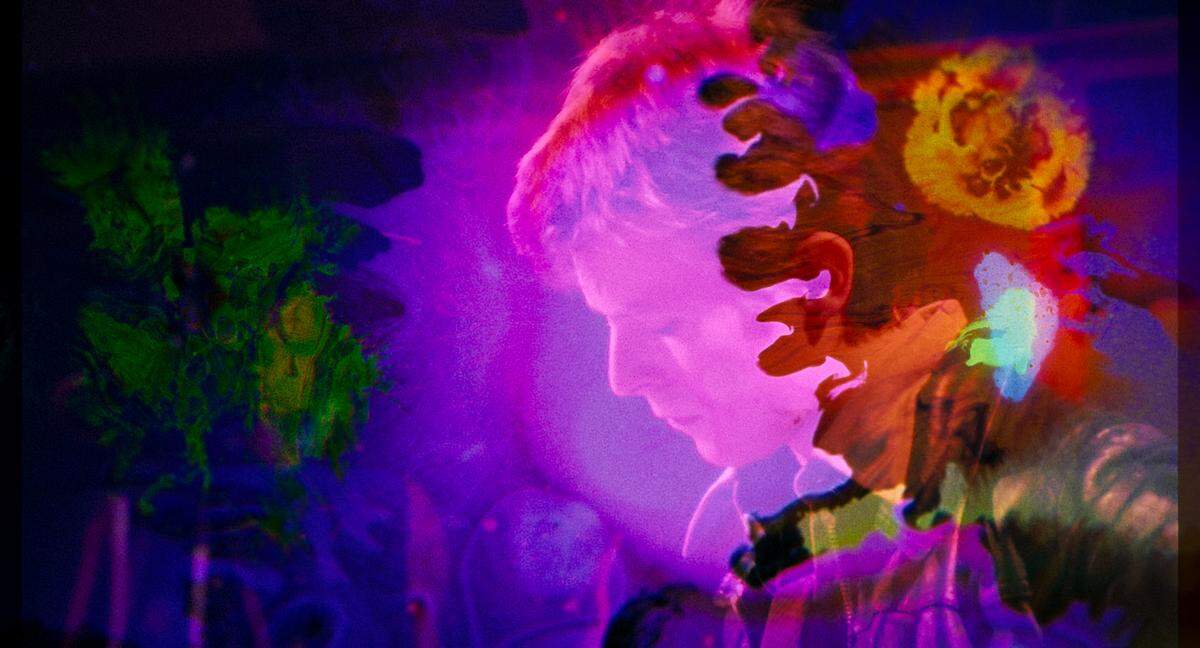 El Teatro Tower estrena 'Moonage Daydream' (2022) documental que retrata la vida de uno de los grandes artistas de rock de todos los tiempos, David Bowie.