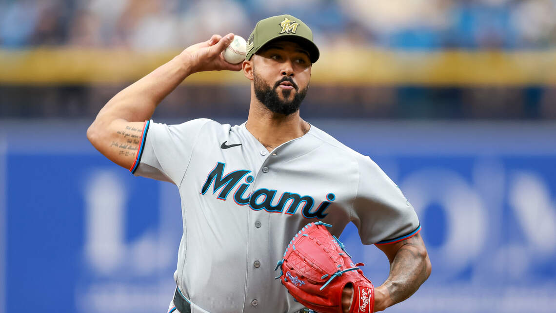 Los Marlins sobreviven al drama en Tampa y explotan en extra innings con un Sandy Alcántara dominante