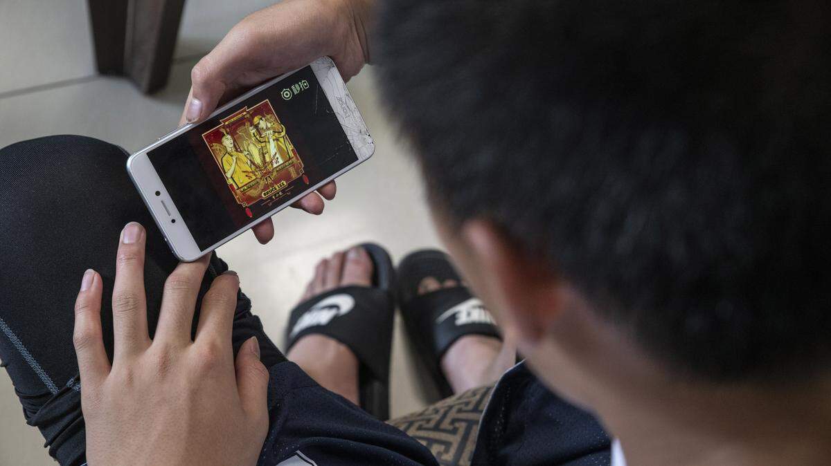 Wen Shengjian, de 14 años, quiere ser rapero y sus ídolos son Drake y Kanye West. Shengjian, a quien le gusta el básquetbol, dijo que conocía los nombres de Google, Facebook, Instagram y Twitter.