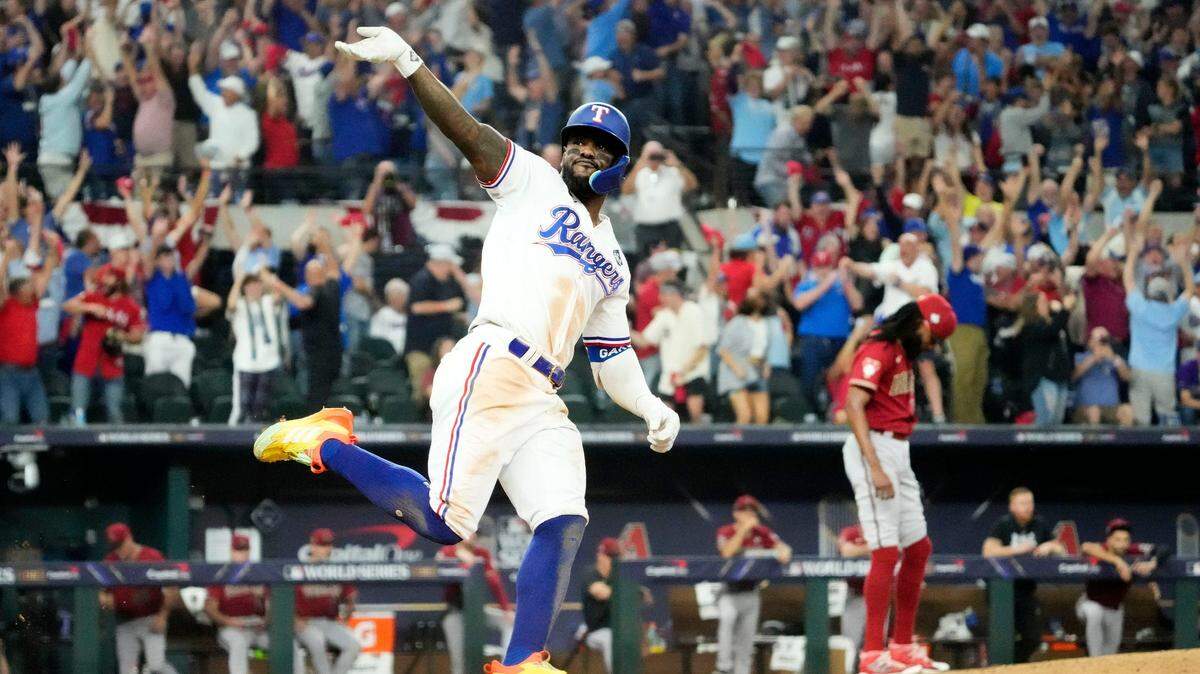 Los Rangers de Texas abrieron la billetera y llegaron a un acuerdo millonario con Adolis García. El pelotero cubano y los campeones vigentes de Grandes Ligas pactaron este jueves un contrato de dos temporadas y $14 millones que evitó la audiencia de arbitraje salarial.
