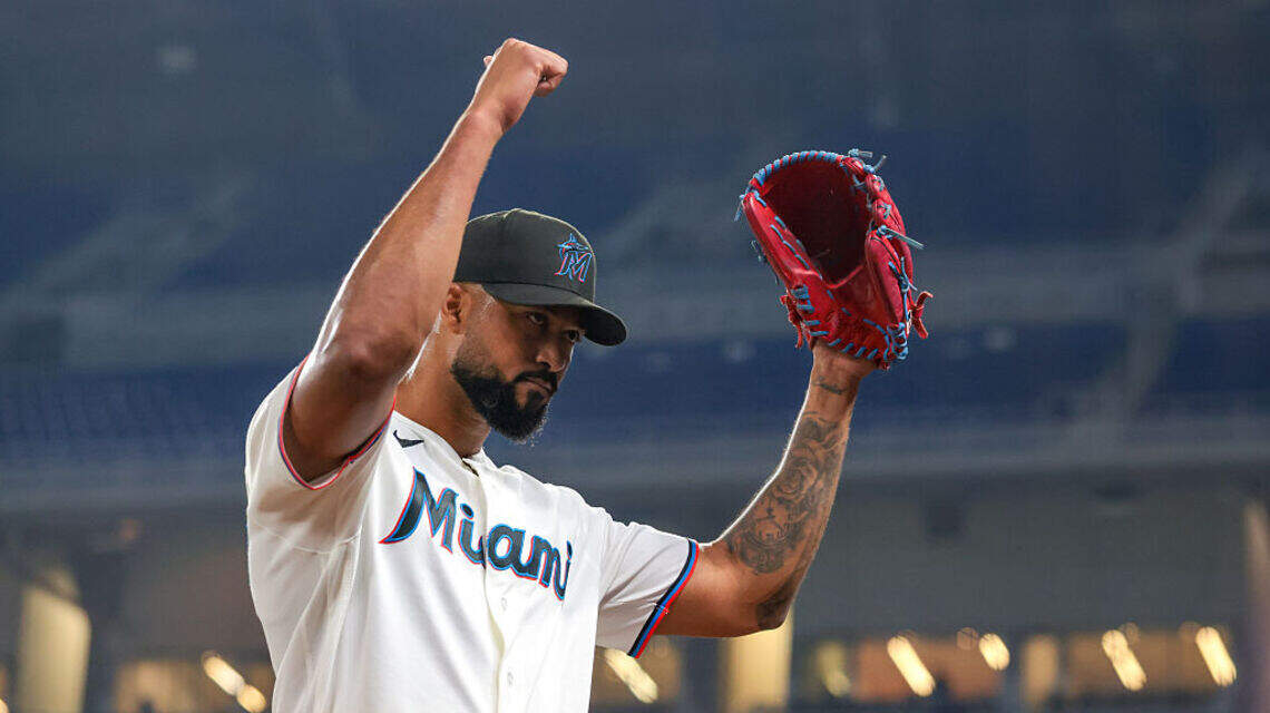 Mucho más que un récord: Sandy Alcántara sigue escribiendo la historia de los Marlins
