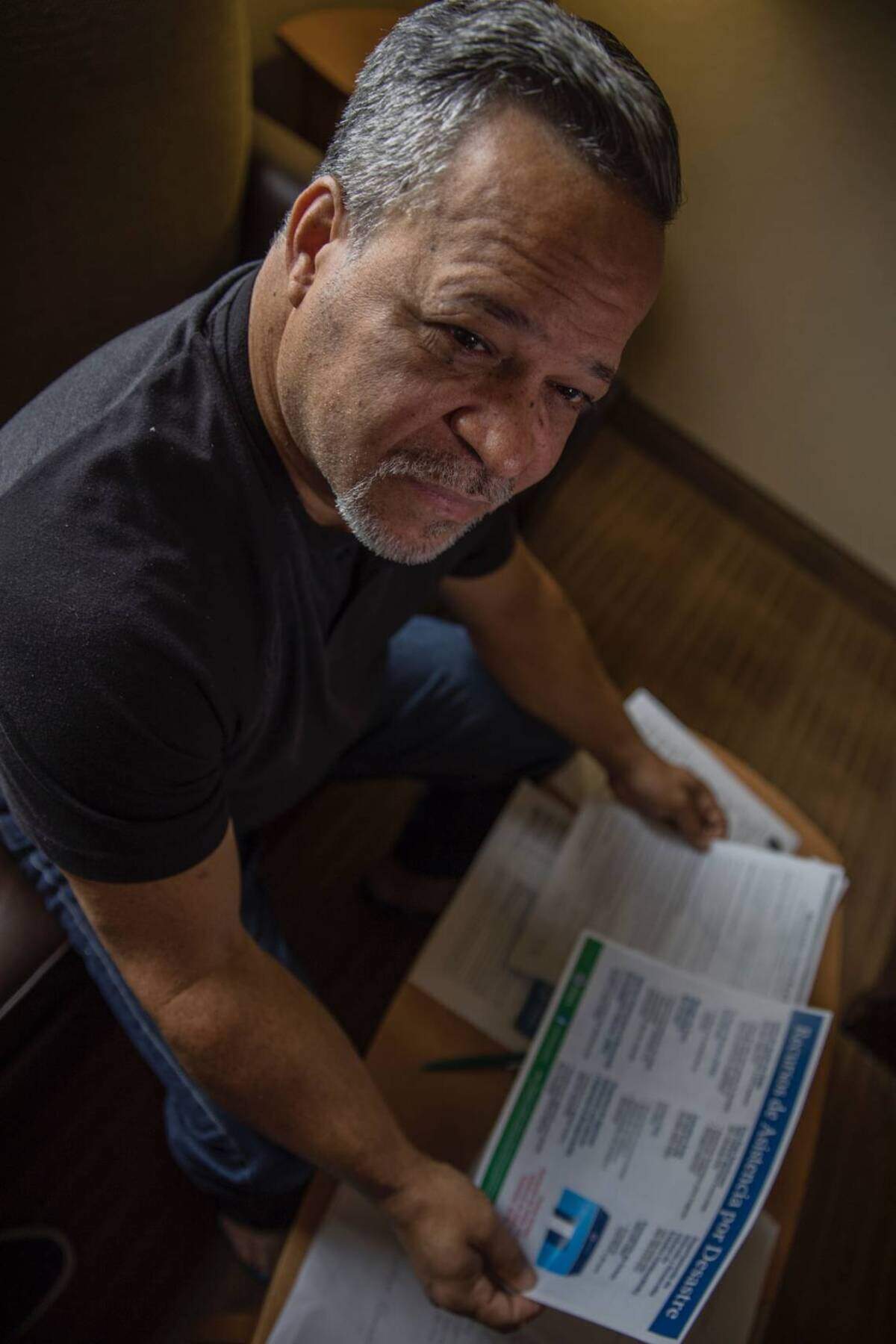 Richard González ha intentado, sin éxito, encontrar una vivienda fija en el Sur de Florida desde que huyó de Puerto Rico en enero pasado.