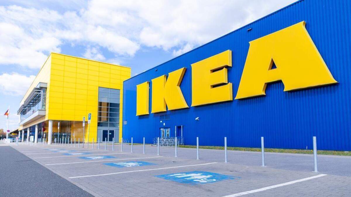 IKEA abrirá una tienda de 48,000 pies cuadrados en University Town Center en Sarasota, en N. Cattleman Road. La nueva tienda será mucho más pequeña que la tienda insignia de Tampa, de 353,000 pies cuadrados, y otras ubicaciones. IKEA
