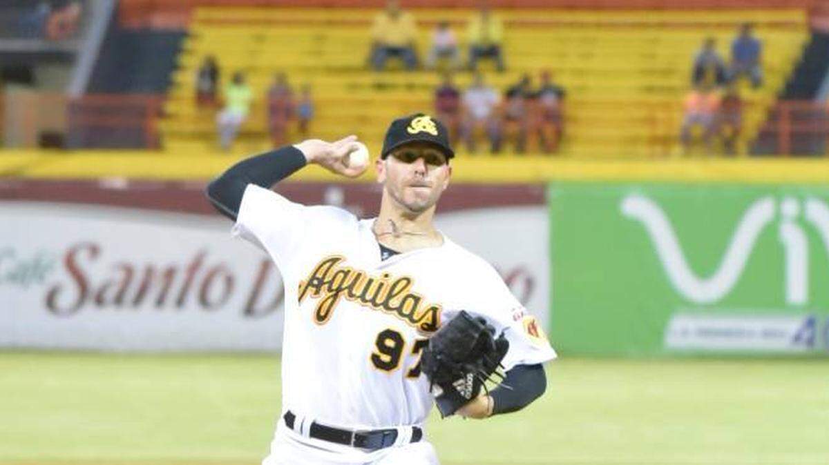 Yunesky Maya vive su mejor momento en la LIDOM -donde trabaja desde el 2010- con un promedio de carreras limpias de 0.76 en siete aperturas con balance de 3-1, 22 ponches y 11 pasaportes lanzando para las Aguilas Cibaeñas.
