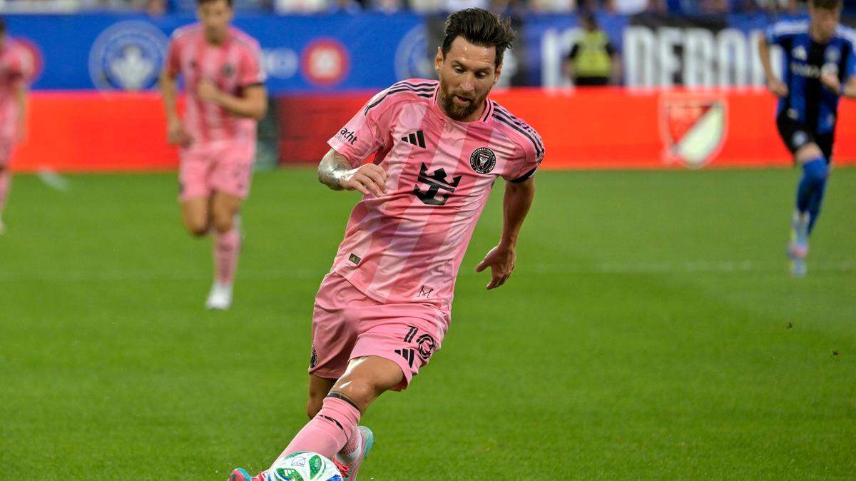  El delantero del Inter Miami, Lionel Messi, conduce el balón ante Montreal, en el partido de la MLS celebrado el 5 de julio de 2025 en el Estadio Saputo en Quebec, Canadá.
