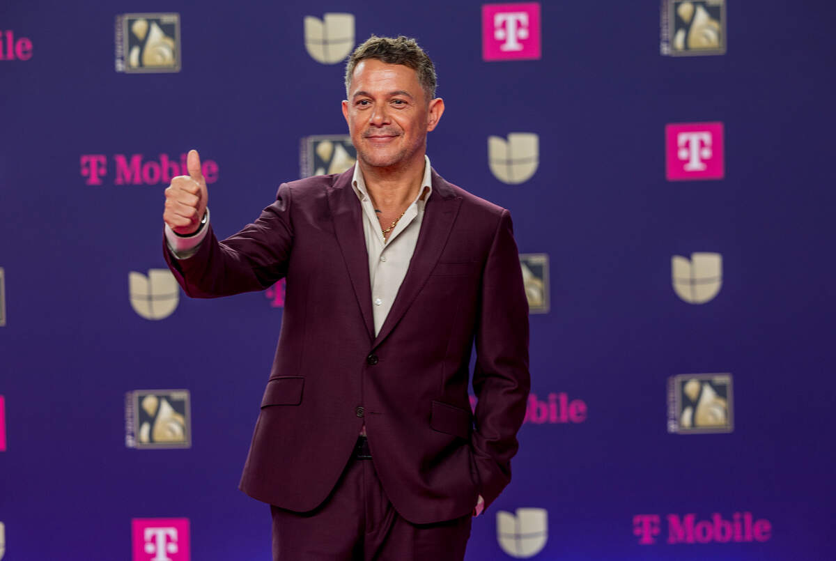 El cantante Alejandro Sanz en la alfombra magenta de Premio Lo Nuestro 2025, celebrado en el Kaseya Center de Miami el jueves 20 de febrero de 2025.
