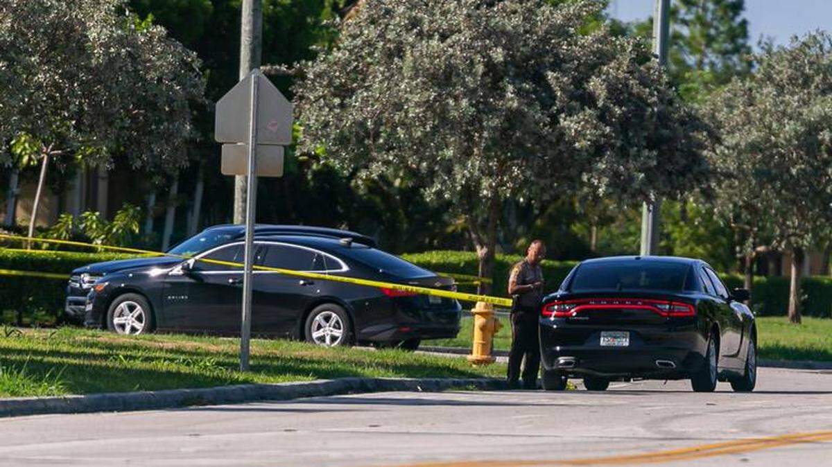 La policía trabaja en la escena del crimen cerca de Southwest 127th Avenue y Community Partnership Drive en Homestead, Florida, el lunes 7 de junio de 2021.