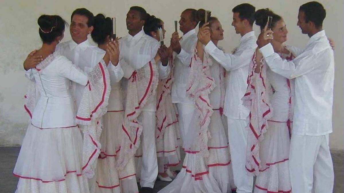 Las parejas de baile Marisol Blanco, Ernesto Martínez, Irene Pulli, Pedro Martínez, Mónica Chavarría, Leonardo José Rivera, Florencia De la Vadía y Frank David Benítez.