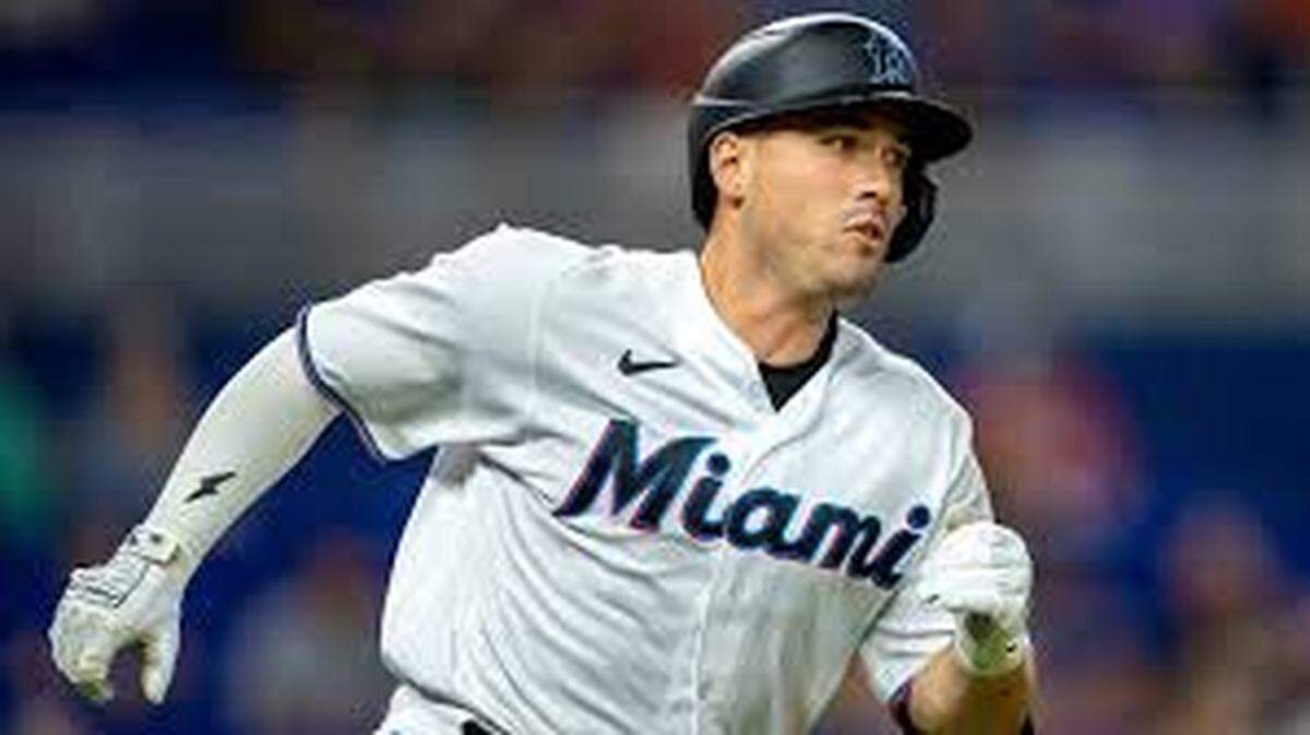 La ofensiva de los Marlins solo vivió un momento de interés en Washington en el segundo episodio, cuando el receptor Nick Fortes remolcó la única de su equipo con un sencillo.