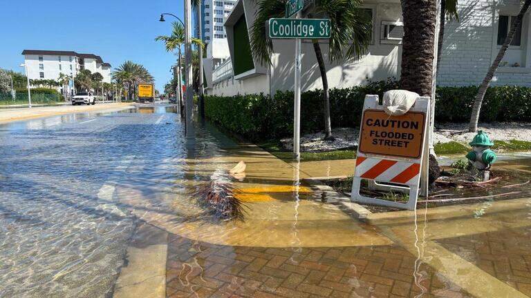 “Marea real” inunda calles de Miami Beach y Broward y se prevén más inundaciones