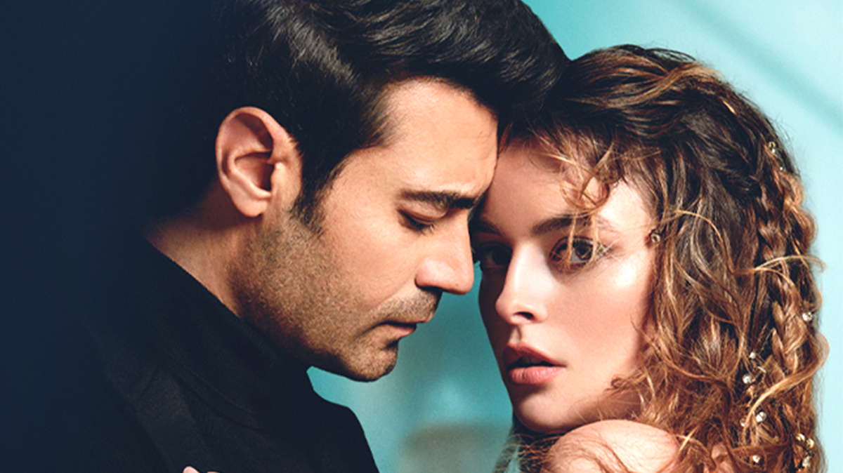 Murat Unalmıs y Melis Sezen.