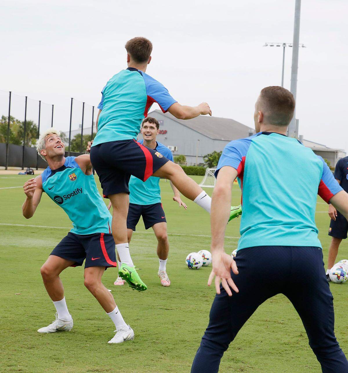 Los jugadores del Barcelona realizan una práctica el 17 de julio de 2022 en Fort Lauderdale, Florida.