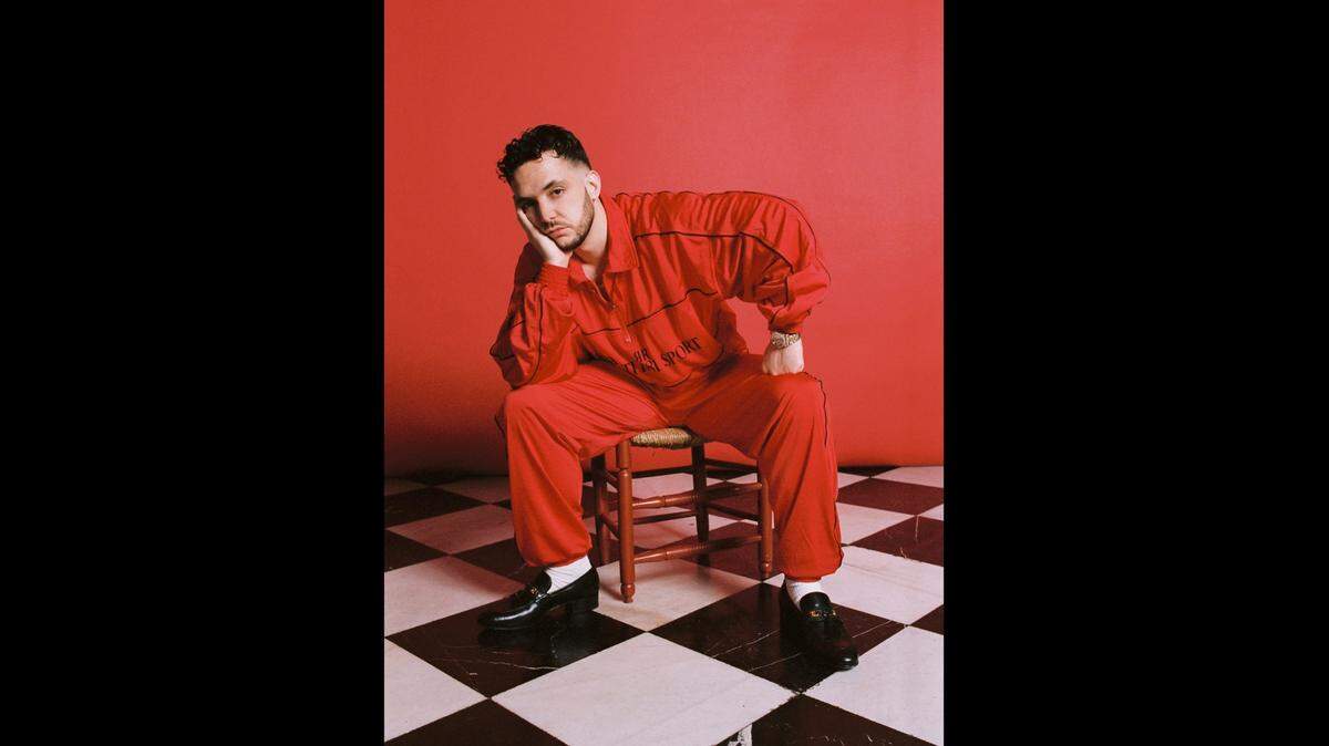 C. Tangana, “Pucho” para sus allegados, explica que el criterio usado para la convocatoria de colegas fue el de que “fueran leyendas, pero con un mundo propio”.