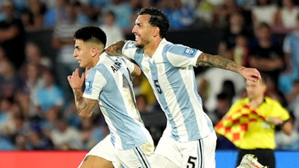 Argentina dio un nuevo sorbo a su clasificación al Mundial de 2026 al vencer 1-0 a Uruguay, en un clásico del Rio de la Plata disputado este viernes en Montevideo que premió la chispa en el ataque del campeón del mundo.