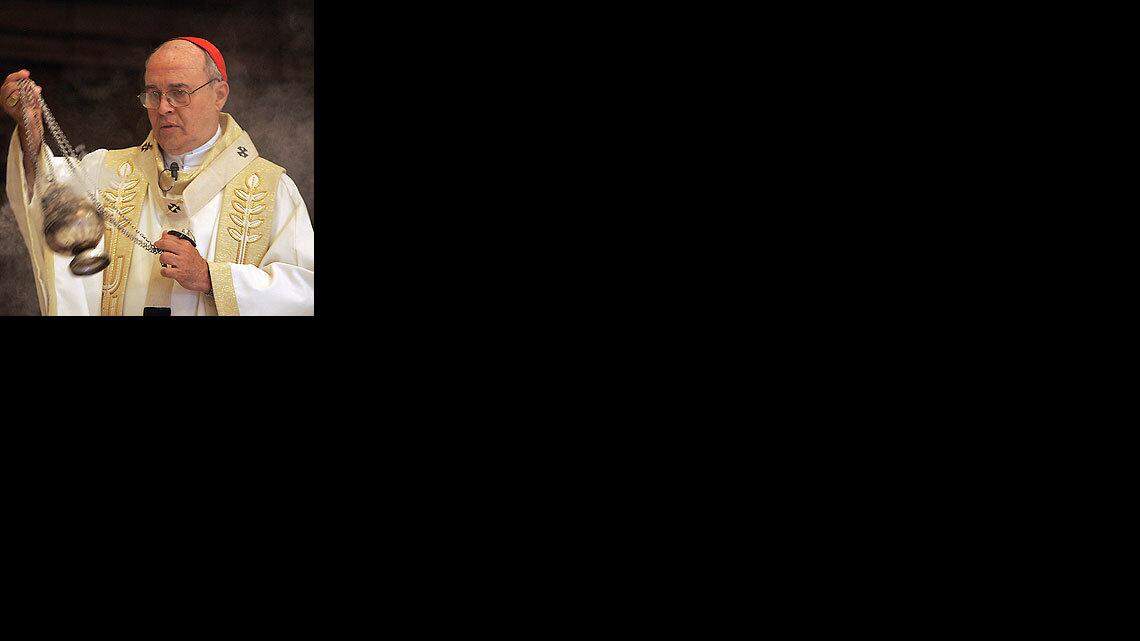 El cardenal Jaime Ortega oficia una misa en la Catedral de La Habana.