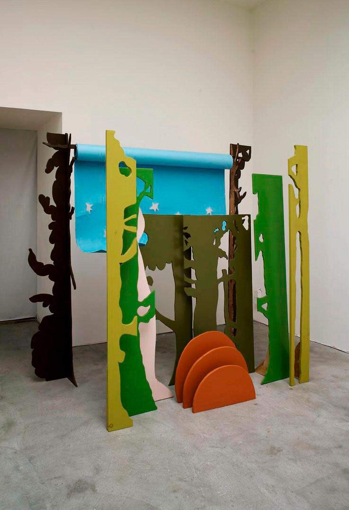 “Forest Flat” está hecha para parecerse a un escenario utilizado en el teatro para crear escenografías.