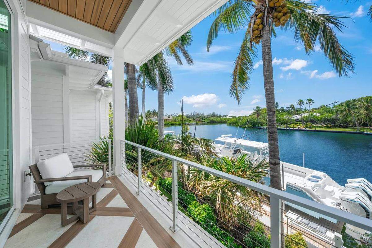 Esta propiedad de ultralujo, con un precio de $25,950,000, está a la venta en Longboat Key. SRQ360, Inc.