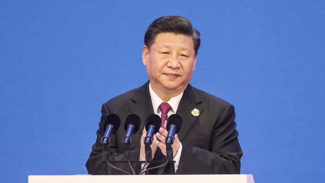 El gobierno solicitó el mes pasado que decenas de institutos de investigación y universidades presentaran análisis sobre los posibles efectos en diferentes regiones y sectores industriales en caso de agravarse la guerra comercial, así como en el desempleo y los mercados financieros. En la foto el presidente de China, Xi Jinping.