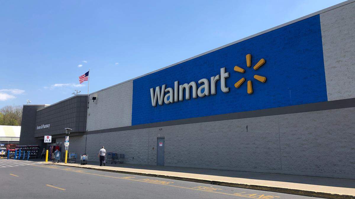 Foto de archivo. Al menos 11 personas fueron apuñaladas delante de una tienda de la cadena Walmart en el estado de Michigan el sábado, dijeron las autoridades, mientras la policía confirmó que un sospechoso está bajo custodia.
