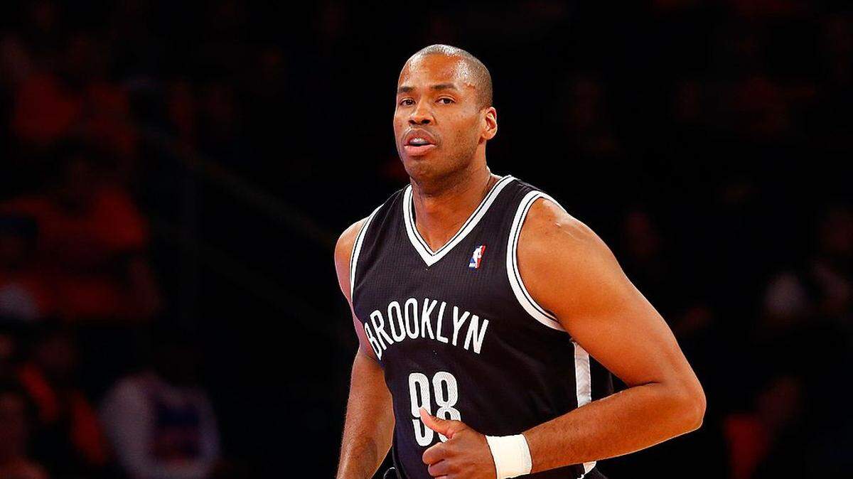 El exbasquetbolista de la NBA Jason Collins, el primer jugador abiertamente gay en actuar en una de las principales ligas deportivas profesionales de Estados Unidos, falleció tras luchar contra un cáncer cerebral, informó su familia el martes.