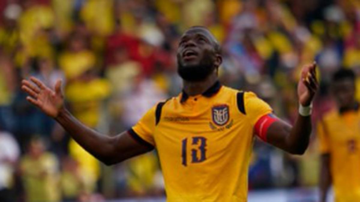 Con un doblete de Enner Valencia, Ecuador venció 2-1 a Venezuela este viernes en Quito y ascendió al segundo lugar de la eliminatoria sudamericana para el Mundial de 2026.