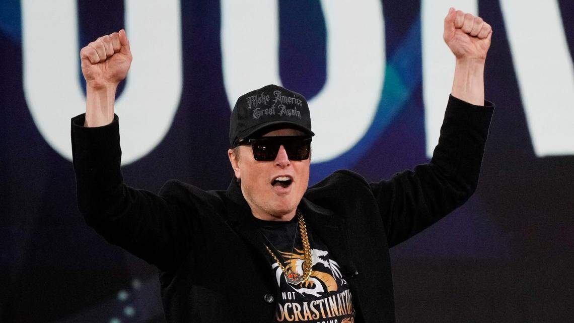 Elon Musk llega a la Conferencia de la Acción Política Conservadora (CPAC), el jueves 20 de febrero de 2025, en National Harbor, Maryland.