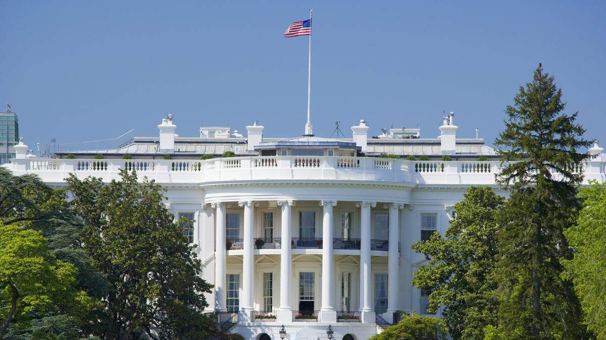 Agentes del Servicio Secreto le dispararon a un hombre armado cerca de la Casa Blanca, Washington, D.C., la noche del sábado 8 de marzo de 2025. El hombre fue hospitalizado pero se desconoce su estado de salud. 