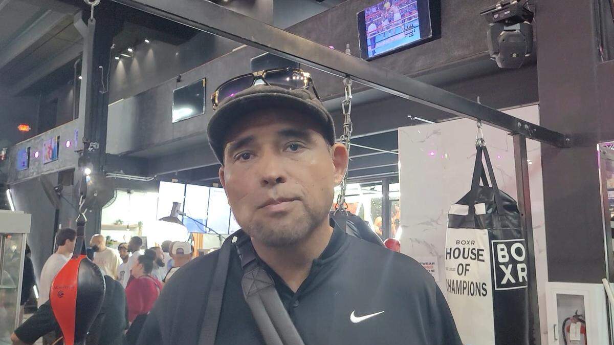 David Benavídez buscó los servicios del conocido preparador Memo Heredia, quien trata de llevar a su cliente a la mejor forma posible antes de la cita del 1 de febrero contra David Morrell, en la Arena T-Mobile de Las Vegas.