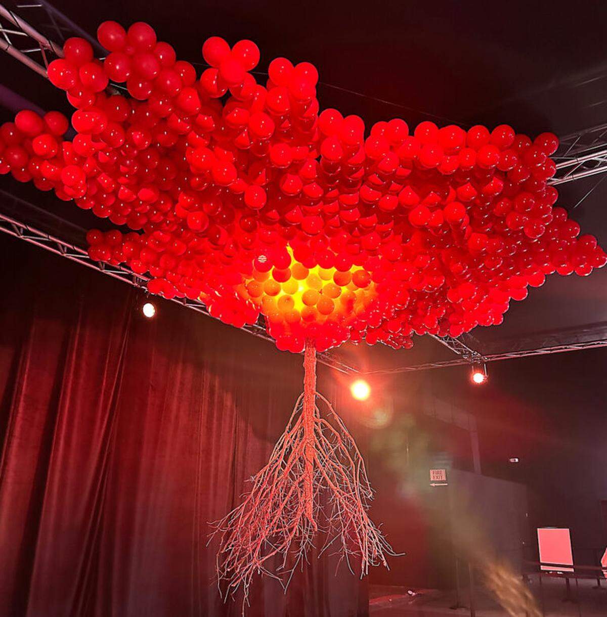 “Balloon Tree” de Myeongbeom Kim, 2023