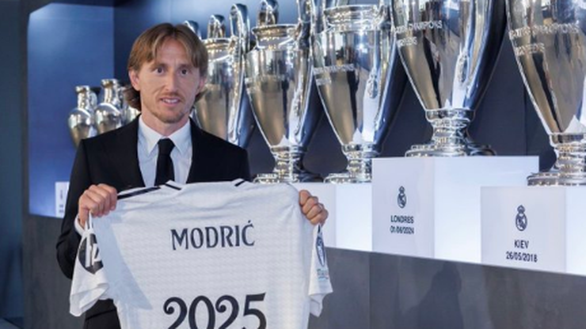 El veterano jugador del Real Madrid y leyenda de la selección croata Luka Modric seguirá en el club blanco una temporada más tras renovar su contrato hasta junio de 2025, anunció este miércoles el equipo madrileño.