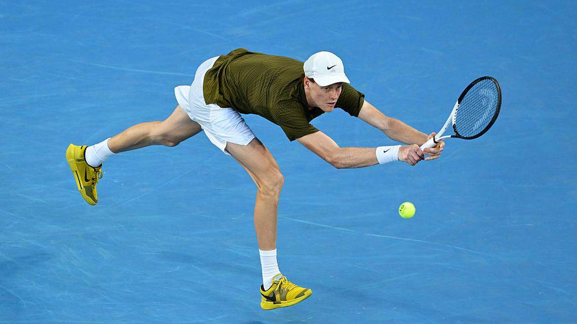 Sinner se mantiene en liza por una tercera corona en Australia mientras la reina pierde el trono